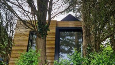 Ty Branwen- Luxury Woodland Lodge with Stunning Views - Foto 5