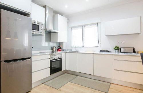 Bright Stylish 2BD 2BTH - CITY CENTRE - Photo 11