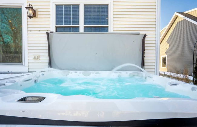 Golf-front Personal Arcade Hot tub Outdoor Kitchen - Photo 29