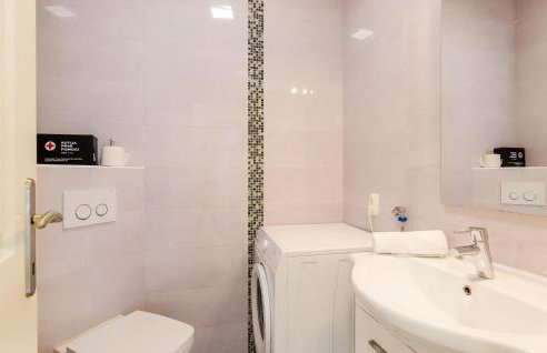 Beautiful Home In Gromaca With Wifi - Photo 51