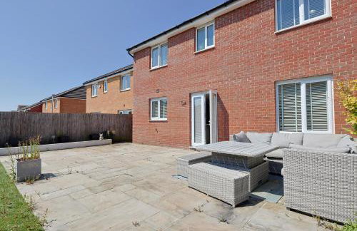 Contractor 4 Bed 3 Bath House Near Airport Parking Barry Island with Parking - Foto 80