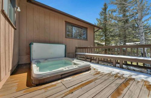 Country Club Cabin with Hot Tub - Foto 27