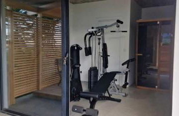 Vila Vicente Jacuzzi, Sauna and Parking - Photo 48