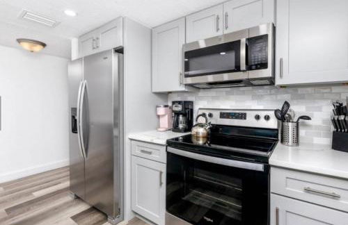 Beachfront 3-Bed I Location! Stunning Sunsets - Foto 4