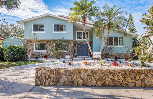 Great 6BR for All Ages/Heated Pool 5 Min to Beach by RedAwning - Foto 80