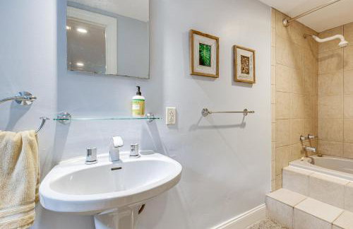 Hamptons Vacation Rental with Seasonal Pool! - Foto 12