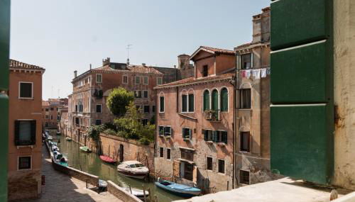 7 WINDOWS ON VENICE by LionHost - Photo 4