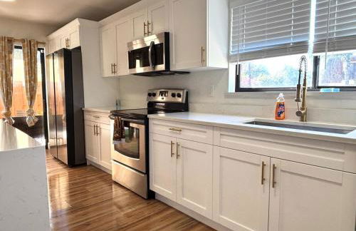 Bright 2BR Poolside Retreat Downtown Fort Myers - Foto 13