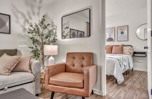 Fenced & Pet-Friendly! Modern 2BR Retreat! CLE-BW - Foto 26