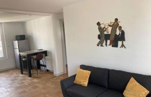 Superbe appartement F2 refait à neuf plein centre - Foto 9