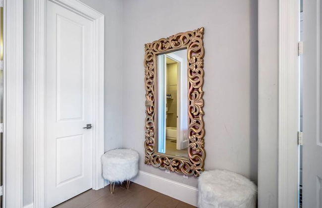 Luxury Downtown Home w Rooftop Deck in the Skyline - Foto 28