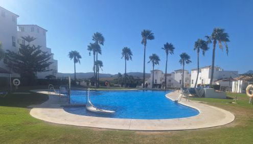 Casa Feliz - Stunning 2 bed Penthouse in Manilva with pool, sea and mountain views, close to the beach and facilities - Photo 2