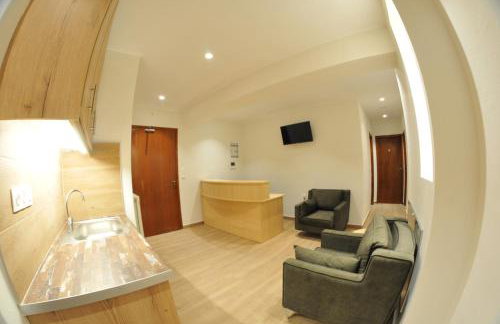 Η ΦΛΩΚΑΤΗ - Foto 1