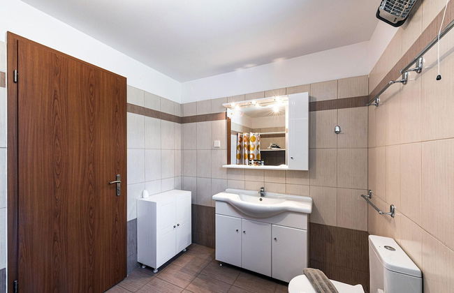 Villa Guinevere-with Private Pool - Photo 24