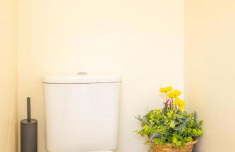 Cosy home in Reading, Berkshire - Photo 16