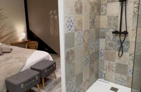 Gîte Les Eaux du Moulin piscine chauffée et jacuzzi - Foto 8