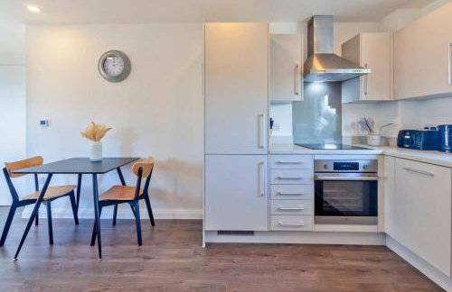 Modern 1 Bedroom Apartment in Ashford - Photo 13