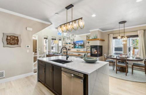 Sleek Home Near Old Town W/ Rftp Hot Tub & Mtn Views - Foto 2