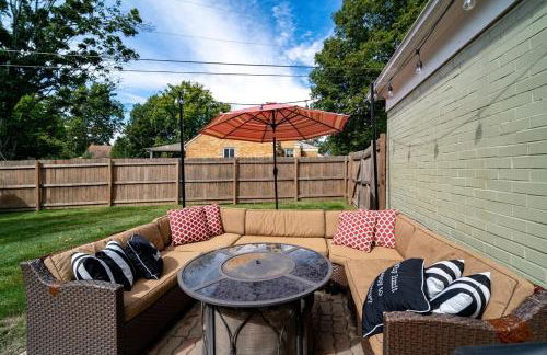 Antique Charm 3BR Gourmet Kitchen & Large Yard - Foto 14