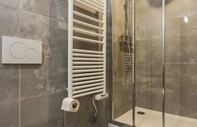 Elegant Apartment - 2bd/6p - Hotel de Ville - Foto 11