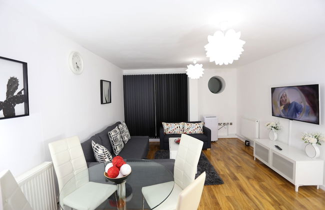 2 bed Riverview Bridge House Apartment - Foto 33