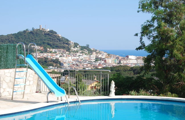 Beautiful Villa in Blanes With Private Swimming Pool - Photo 19