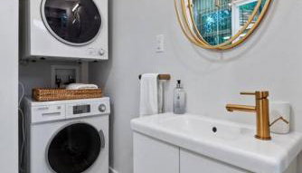 Tiny House-Sleeps 4-Kitchen-Washer/Dryer-Patio - Foto 3