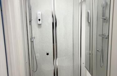 The Newcastle Residence Cozy & Modern Flats in The Park Estate - Photo 18