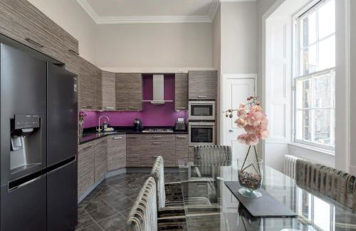 Edinburgh Castle Suite - The Edinburgh Address - Photo 25