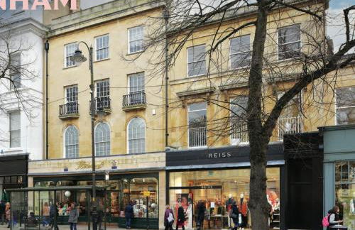 The Lily Pad - Boutique Townhouse, a short walk to Town Center and Racecourse - Photo 39