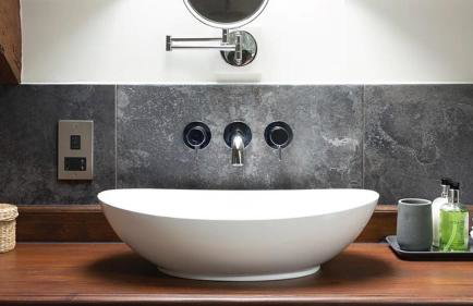 Riverside Retreat - Photo 20