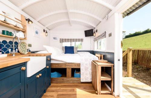 Luxury Coastal Shepherds Hut with hot tub, dining dome & a 5 Minute Walk to Pubs and Village - Foto 10