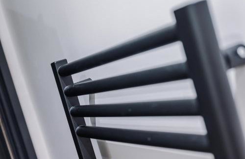 Chic 2Bed Apartment in Heart of Altrincham - Pass the Keys - Foto 22