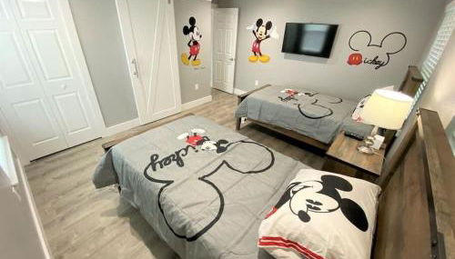 Phenomenal 7BR 4 Master Suites Southeast Pool Hot Tub Gas BBQ 2 Miles to Disney - Foto 4