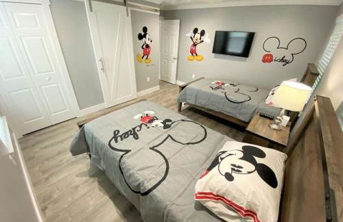 Phenomenal 7BR 4 Master Suites Southeast Pool Hot Tub Gas BBQ 2 Miles to Disney - Foto 4