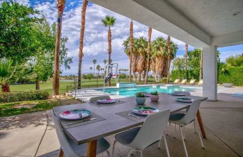 Luxury Palm Springs Retreat w/ Heated Pool & Spa - Foto 16