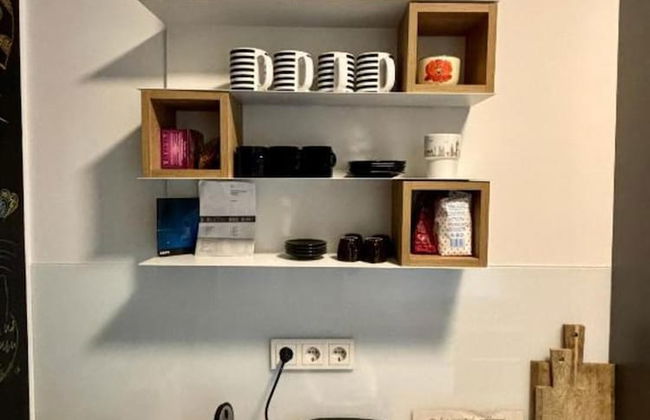 Modern & Charming - Free Private Parking - Foto 14