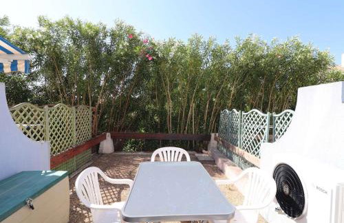 Studio Cabine avec terrasse ensoleillée, piscines, parking privé, à 500m de la plage - FR-1-307-133 - Foto 1