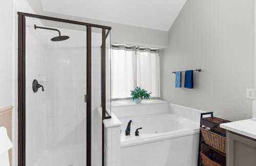 Large Luxury 4-BR Home EPIC GameRoom! Lighted Deck & Grill! - Foto 15