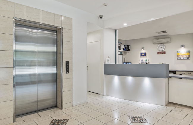 Key Largo Apartments - Photo 2