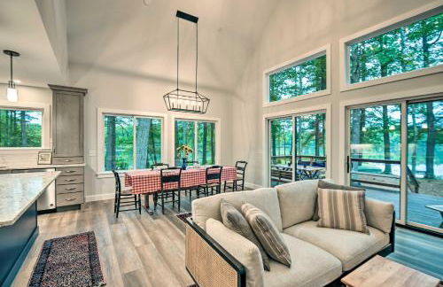 Modern Francestown Retreat on Scobie Pond! - Foto 1