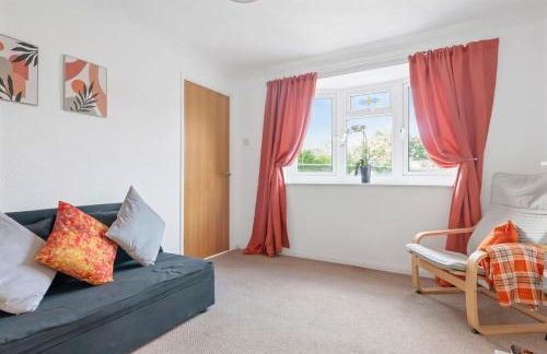 Awesome Games Room House! East Midlands Airport, Donington Park, with FREE parking - Foto 9