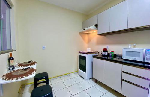 Apto espaçoso no Centro, térreo com 2 Quartos de Casal ArCond WiFi 500megas HomeOfice Cozinha e Garagem - Foto 12