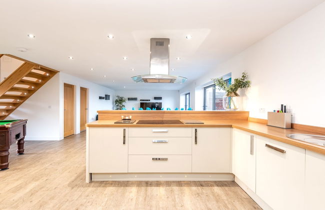 Lincoln 4-beds, Sleeps 13, Hot Tub & Pet Friendly - Foto 12