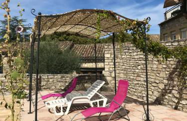 Location chaleureuse à Orgnac-l'Aven avec piscine partagée - Foto 11