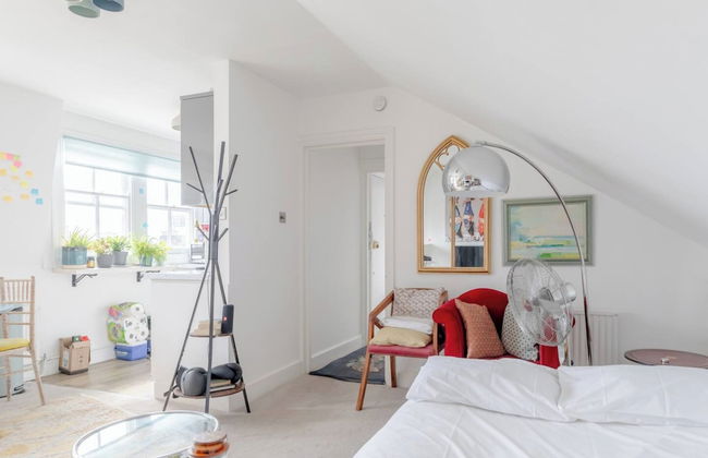 Top Floor 1BD Flat With Balcony - Ladbroke Grove - Foto 12