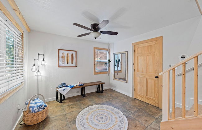 Sweet Pine Deck + Hot Tub, Cozy Modern Interior Close to Ski Resort! - Foto 60