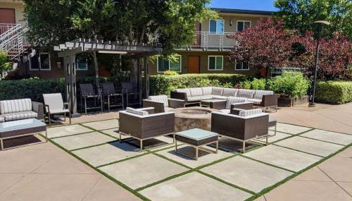 Downtown-King Bed-Top Floor-Parking-Wi-Fi - Foto 5