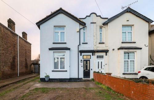 Luxe 5-bedroom House with Hot Tub, Pool table & Football Table - Foto 19