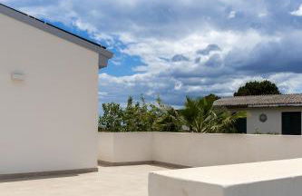 CALALUNGA PIETRAGRANDE - Exclusive Shoreline Haven - Photo 34